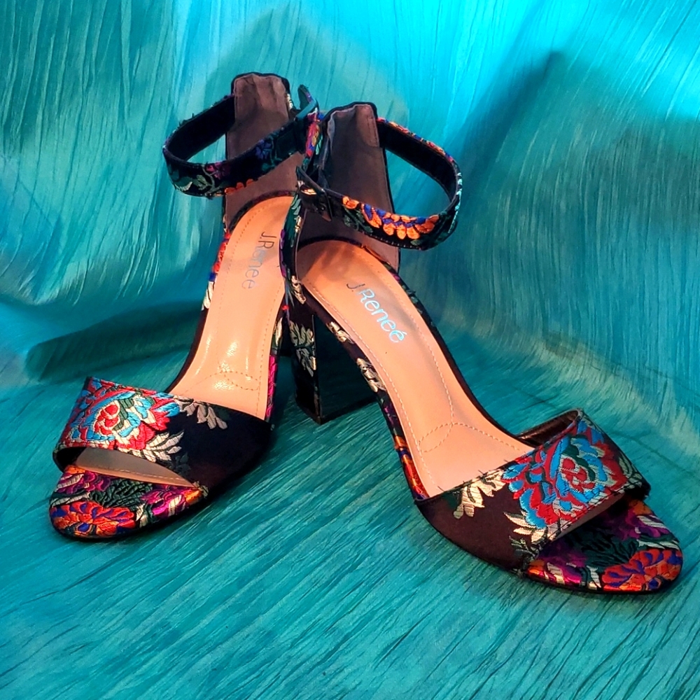 Dress sandals